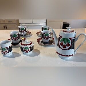 MARY ENGELBREIT “CHERRY CAMEO” **Full Tea Set PERFECT